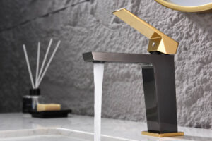 Einhebel-Waschtischarmatur INFINITE Schwarz (glänzend) / Gold glänzend